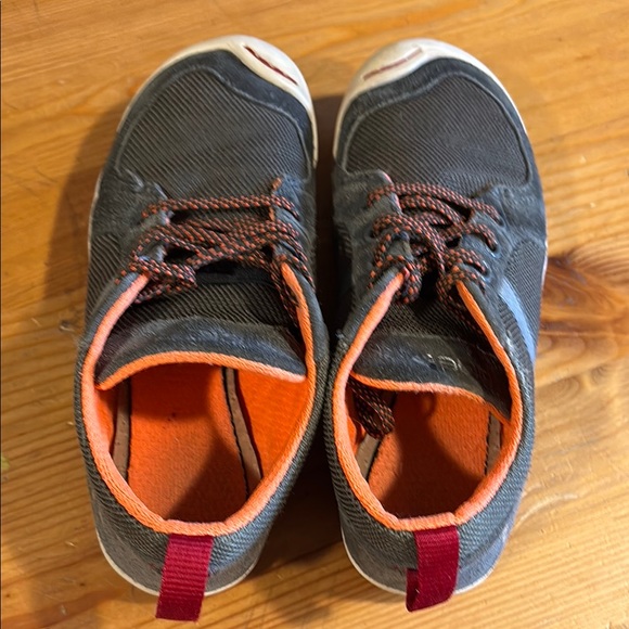 Plae Children’s Gray & Orange Tennis Shoes - Picture 7 of 8